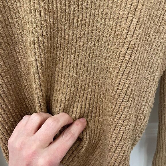 ASTR Prescott Sweater crisscross cropped Sweater in tan. Size Small - Picture 7 of 7